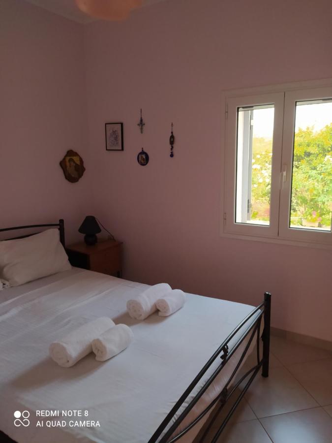Ozena Countryside Apartment Vromonerion Екстер'єр фото