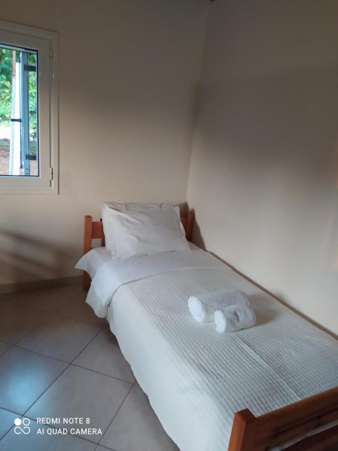 Ozena Countryside Apartment Vromonerion Екстер'єр фото