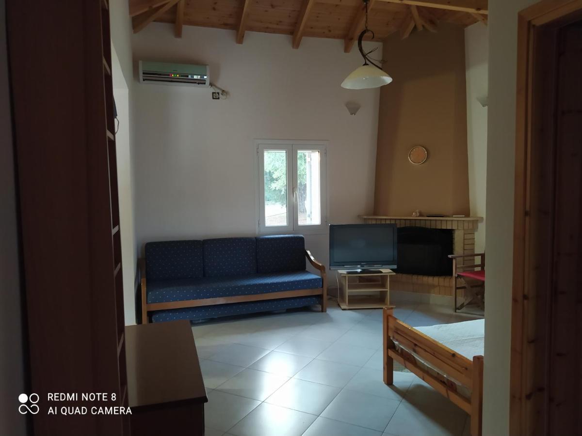 Ozena Countryside Apartment Vromonerion Екстер'єр фото