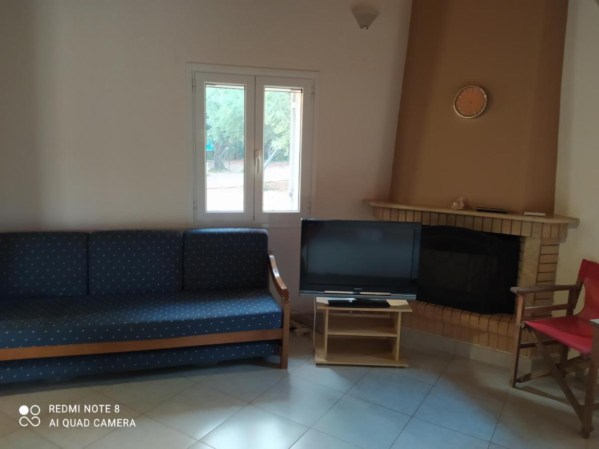 Ozena Countryside Apartment Vromonerion Екстер'єр фото
