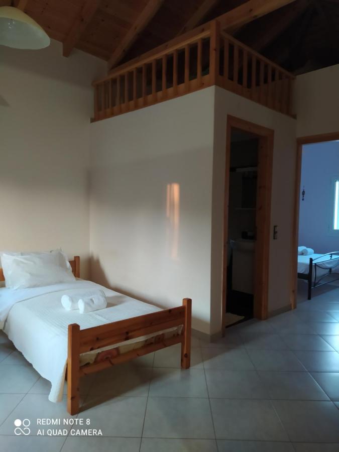 Ozena Countryside Apartment Vromonerion Екстер'єр фото