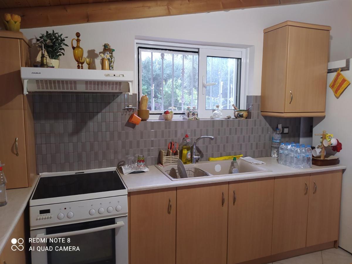 Ozena Countryside Apartment Vromonerion Екстер'єр фото