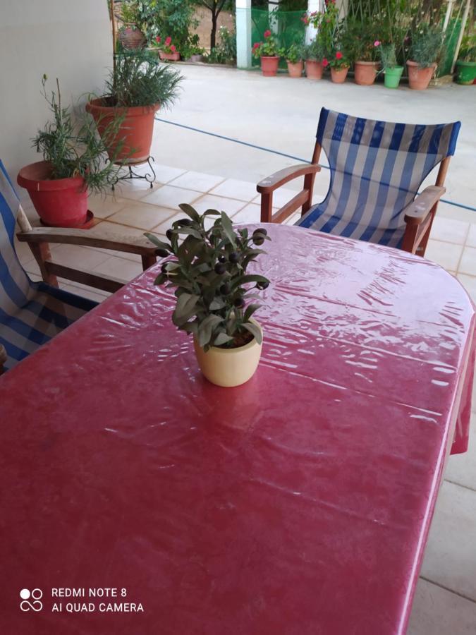 Ozena Countryside Apartment Vromonerion Екстер'єр фото