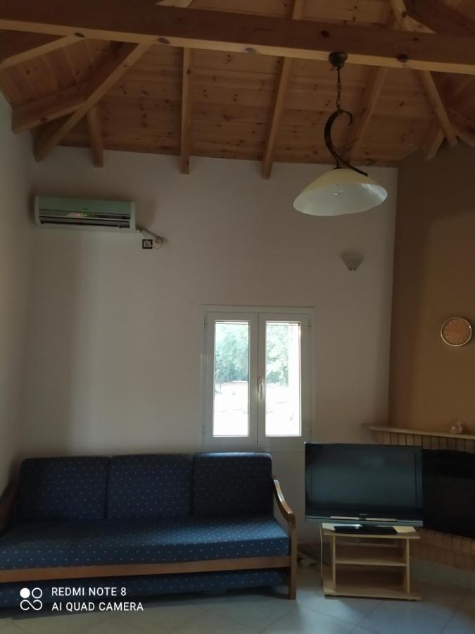 Ozena Countryside Apartment Vromonerion Екстер'єр фото