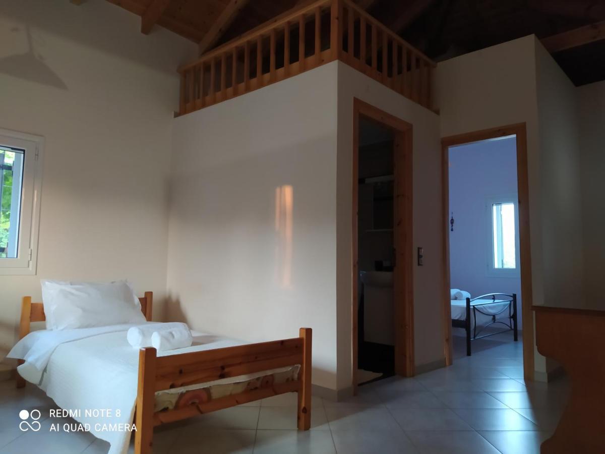Ozena Countryside Apartment Vromonerion Екстер'єр фото
